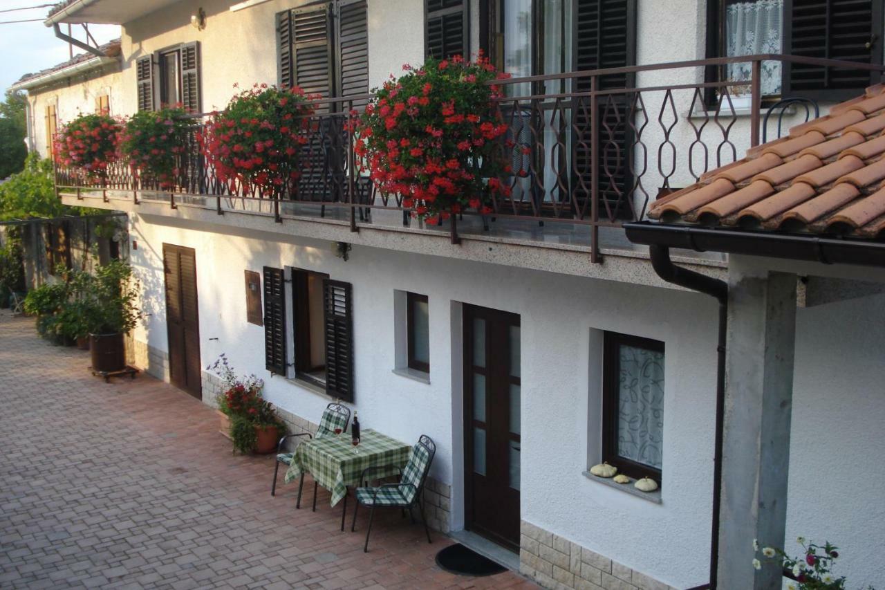 Apartmani Aldo Roč Zewnętrze zdjęcie